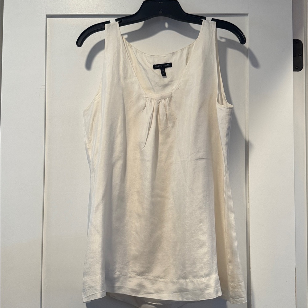 ✨Eileen Fisher cream top✨